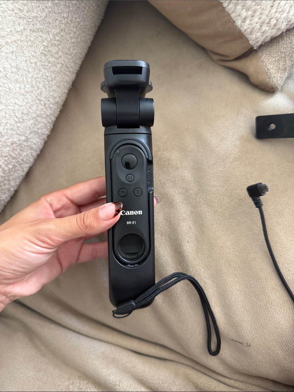 Canon HG-100TBR TRIPOD GRIP & Wireless Remote Shutter with Wrist Strap